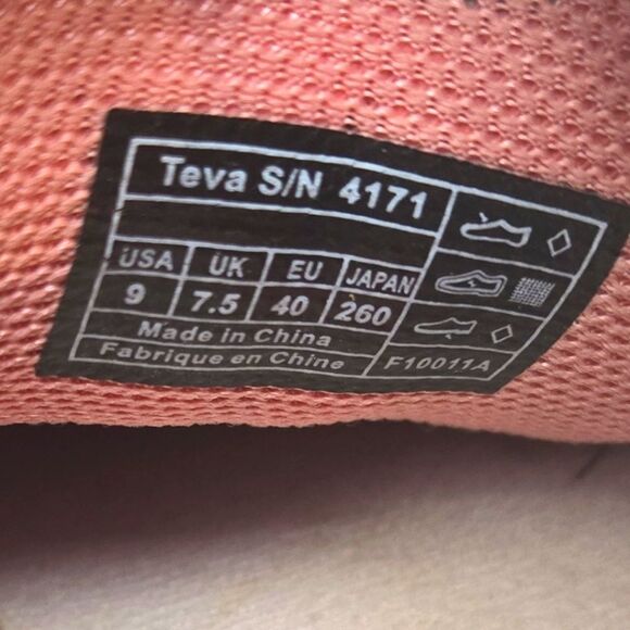 Teva Gnarkosi Water Shoes Pink Green Cream Wakeskating Drainage Grip Size 9 - Picture 10 of 10